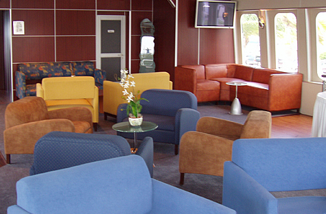 Biscayne_Lady_interior_lounge.jpg